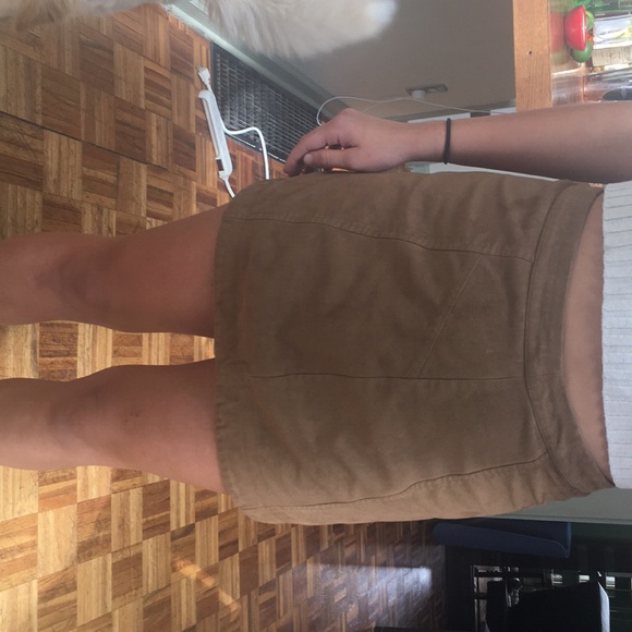 Flattering skirt from Abercrombie and Fitch - Picture 6 of 6